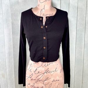 Fashion Nova black ribbed long sleeve button down crop top in size Medium